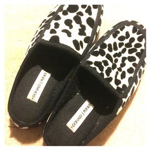 Donald J. Pliner Slippers